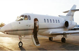 Private Jet Charter Universal Jet » Hawker 800